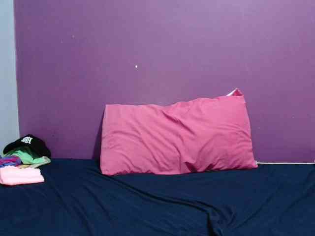Petitegirly webcam