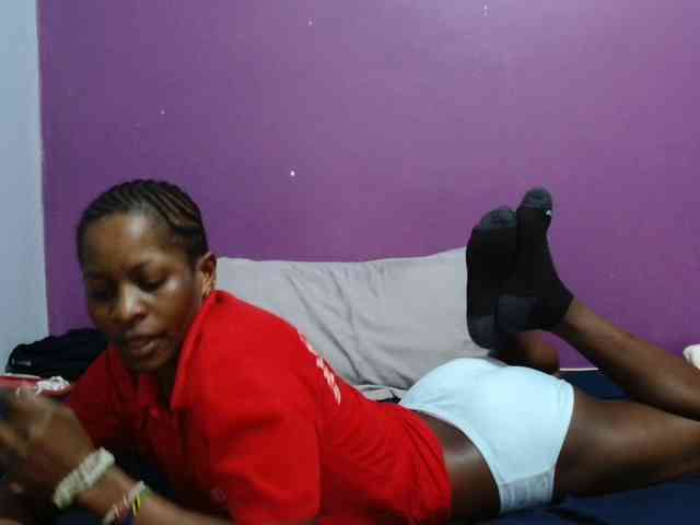 Petitegirly webcam
