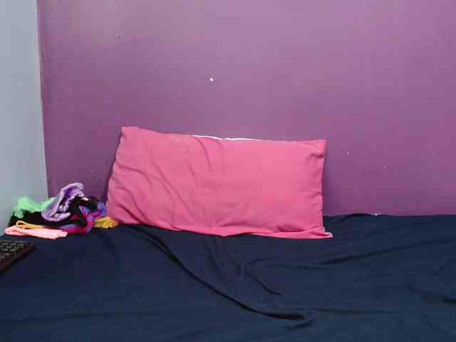 Petitegirly webcam