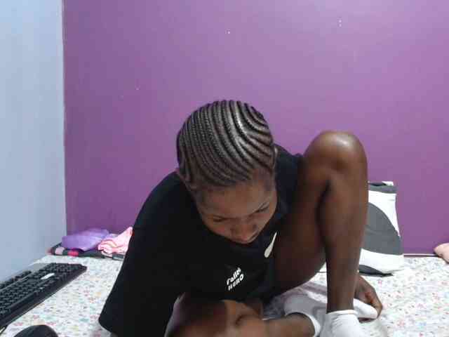 Petitegirly webcam