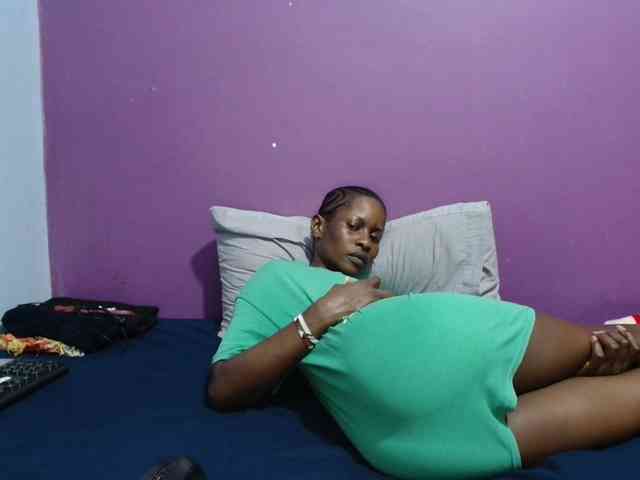 Petitegirly webcam
