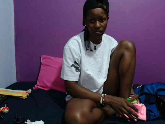 Petitegirly webcam