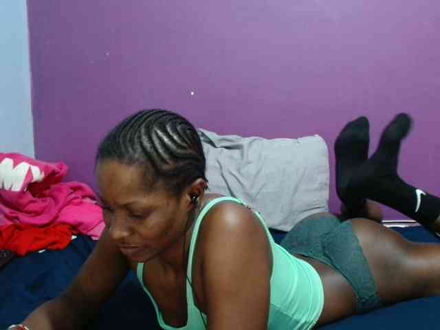 Petitegirly webcam