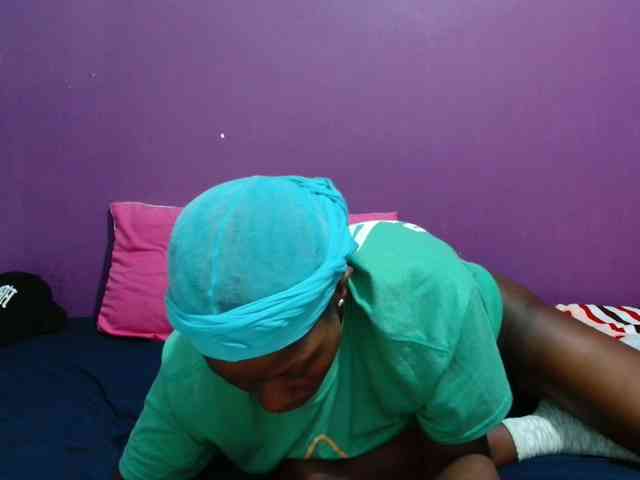 Petitegirly webcam