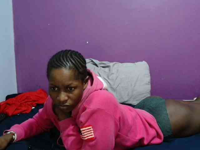 Petitegirly webcam