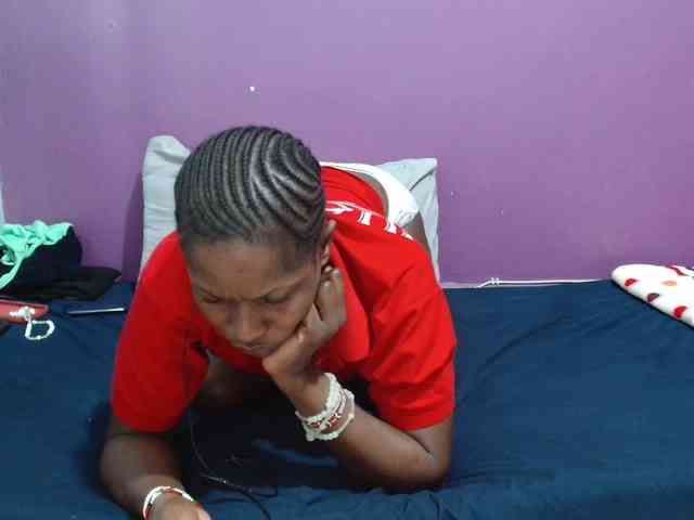 Petitegirly webcam