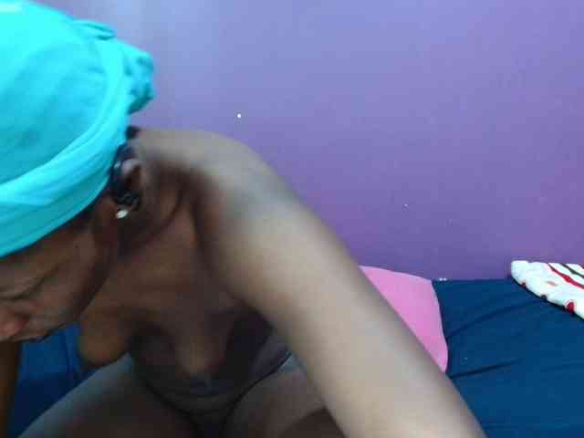 Petitegirly webcam