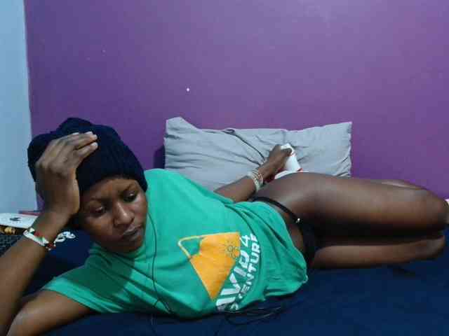 Petitegirly webcam