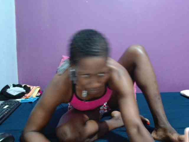 Petitegirly webcam