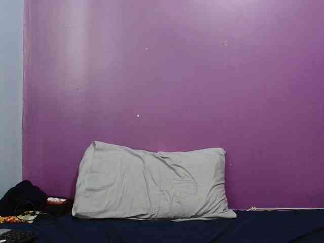 Petitegirly webcam