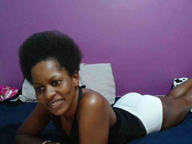 Petitegirly webcam