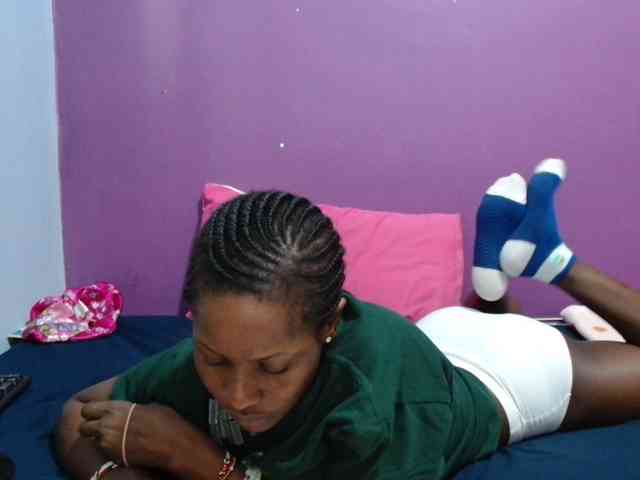 Petitegirly webcam