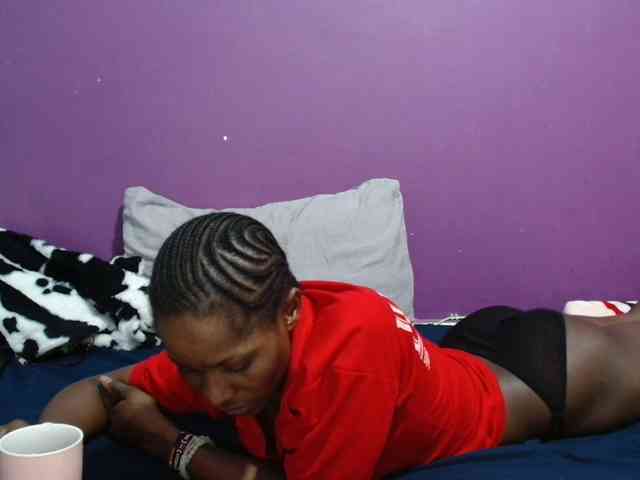 Petitegirly webcam