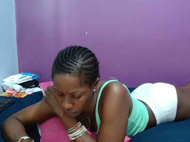 Petitegirly webcam