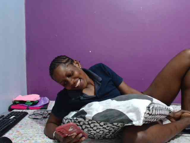 Petitegirly webcam