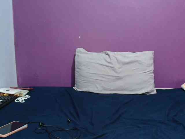Petitegirly webcam