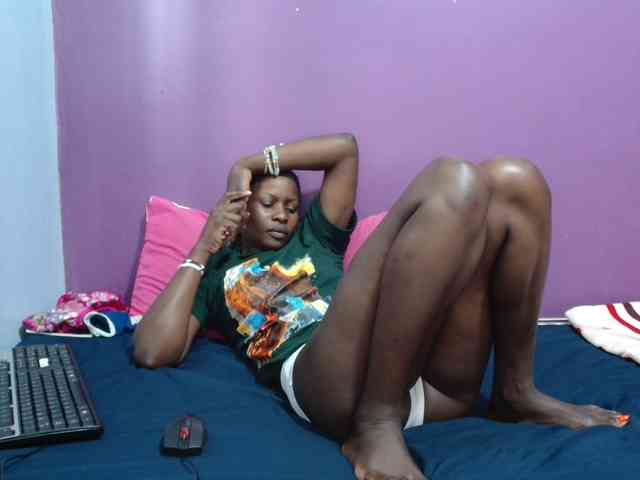 Petitegirly webcam