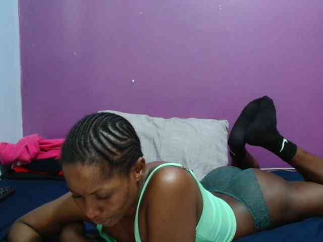 Petitegirly webcam