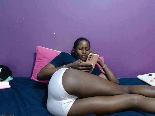 Petitegirly webcam