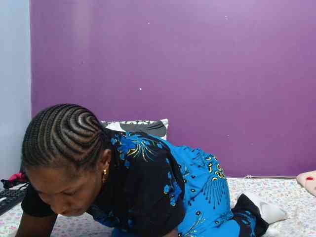 Petitegirly webcam
