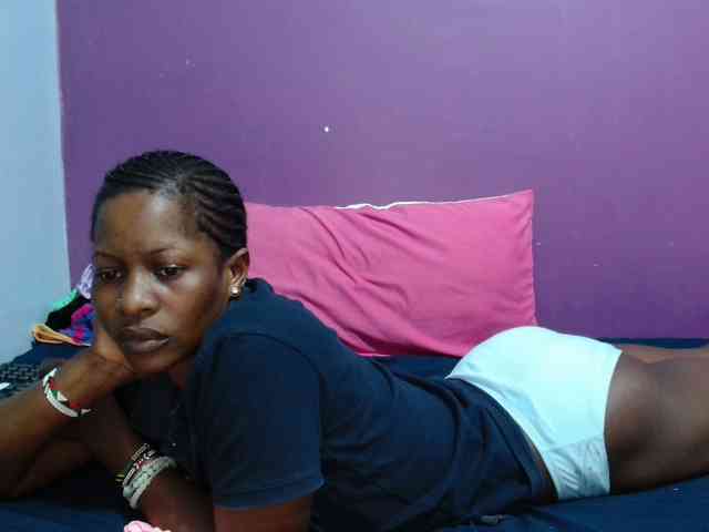 Petitegirly webcam