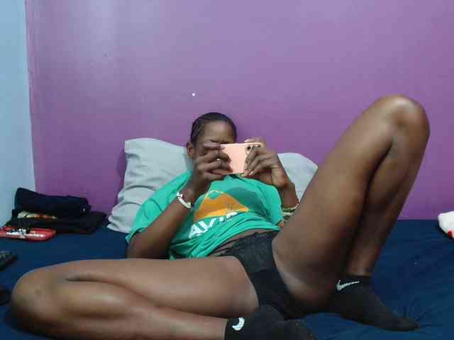 Petitegirly webcam