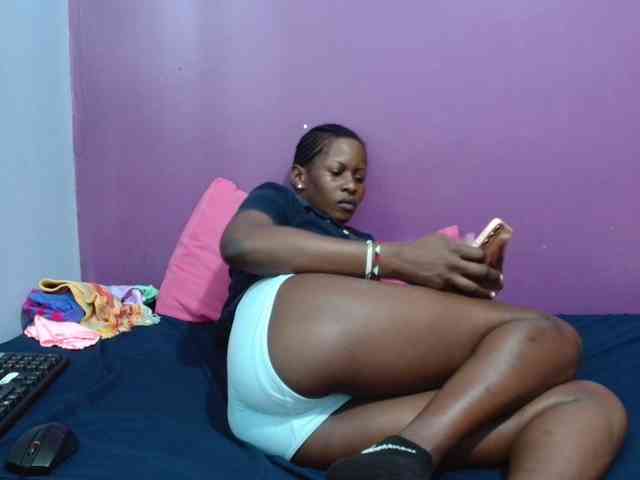 Petitegirly webcam