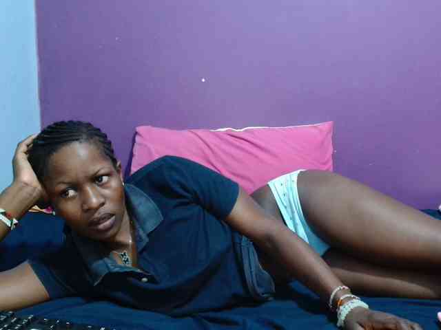 Petitegirly webcam