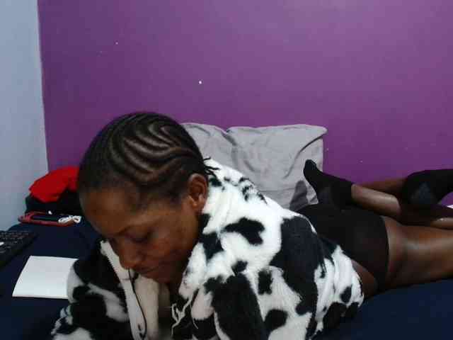 Petitegirly webcam
