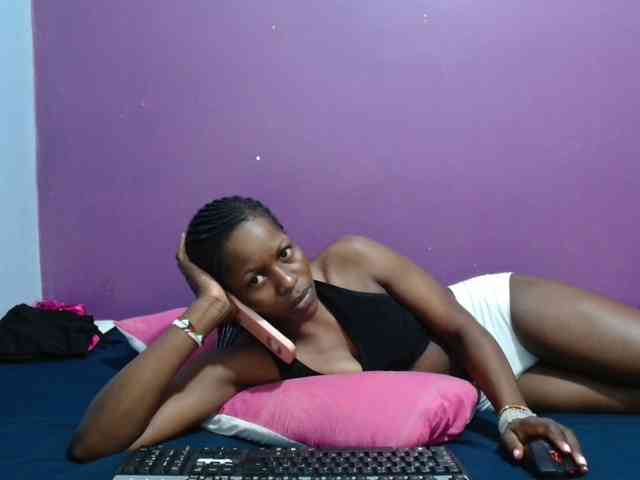 free live cam online Petitegirly