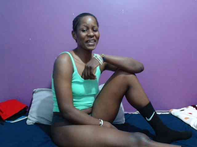 Petitegirly webcam