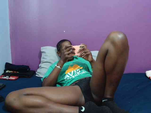 Petitegirly webcam