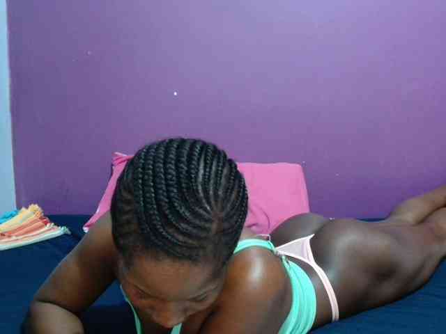 Petitegirly webcam