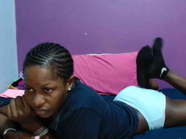 Petitegirly webcam