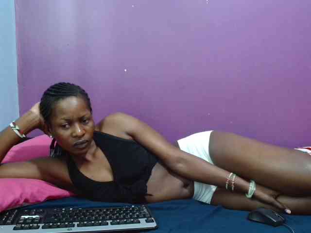 Petitegirly webcam