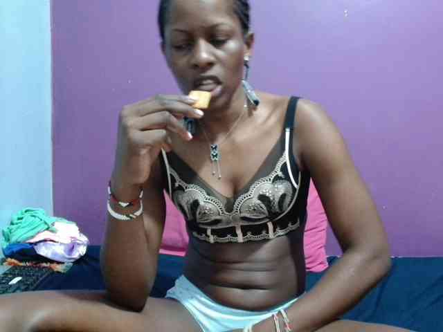 Petitegirly webcam