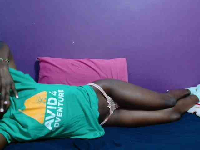 Petitegirly webcam