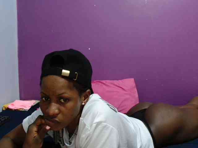 Petitegirly webcam