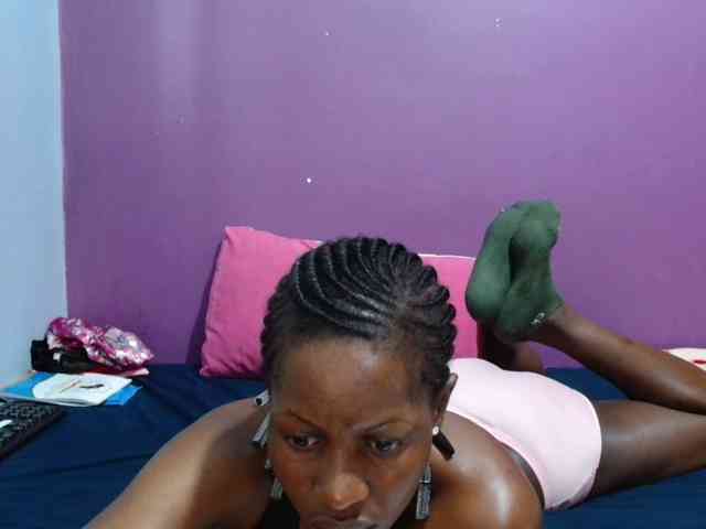 Petitegirly webcam