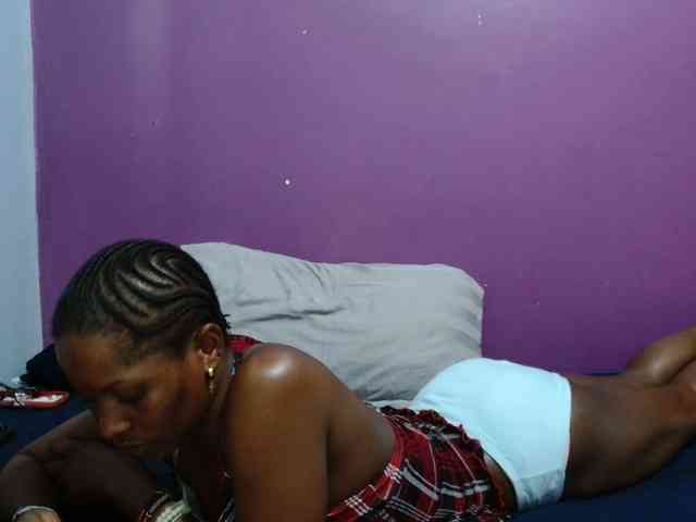 Petitegirly webcam