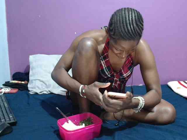 Petitegirly webcam