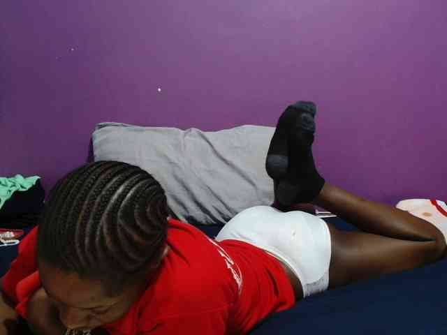 Petitegirly webcam
