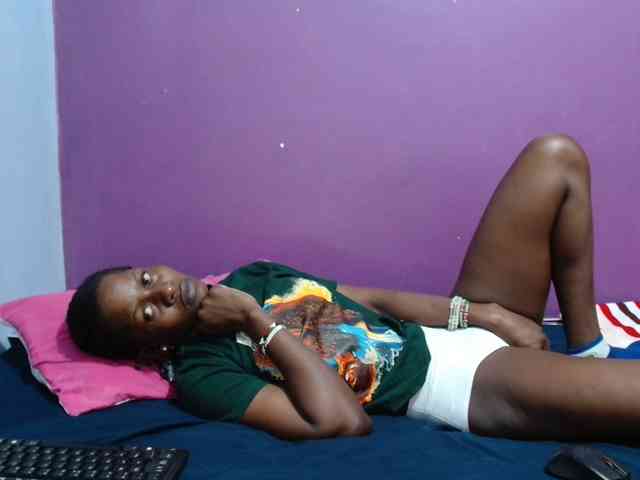 Petitegirly webcam
