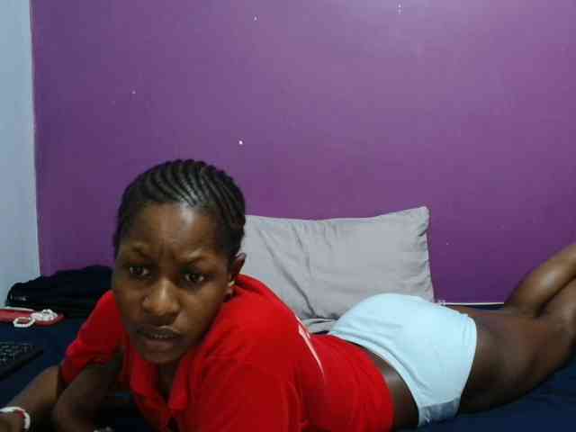 Petitegirly webcam