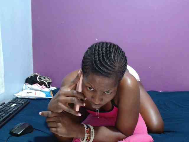 Petitegirly webcam