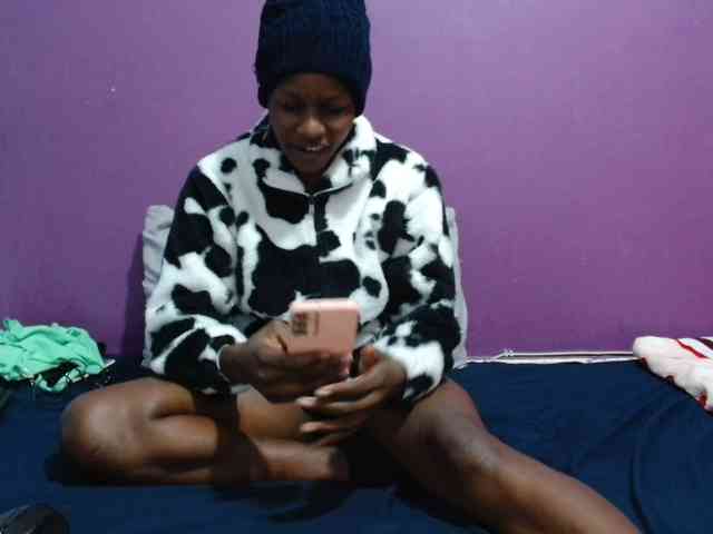 Petitegirly webcam