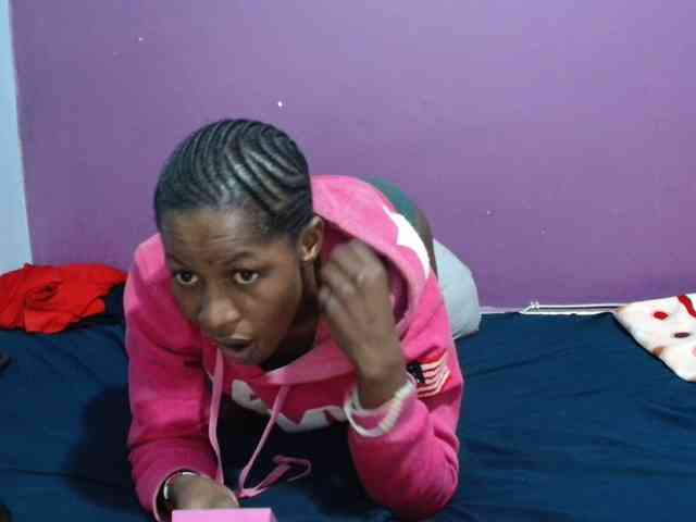 Petitegirly webcam