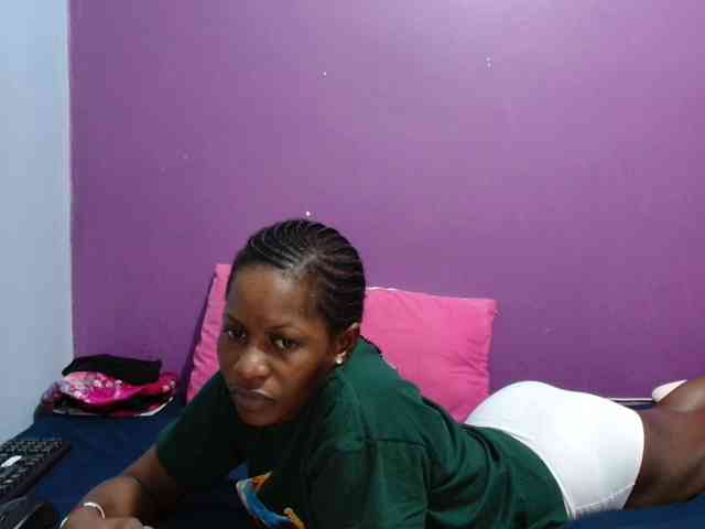 Petitegirly webcam