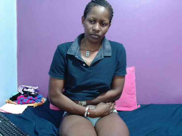 Petitegirly webcam