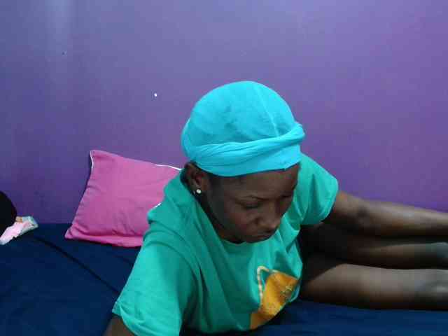 Petitegirly webcam